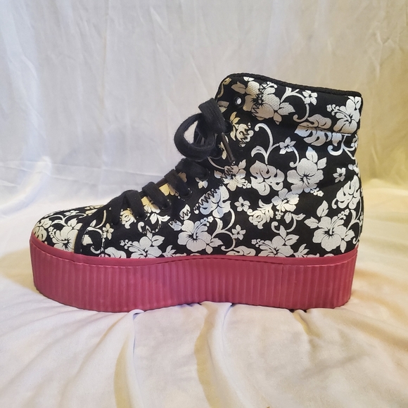 Jeffrey Campbell HiyaHawaii Sneaker - Picture 5 of 5
